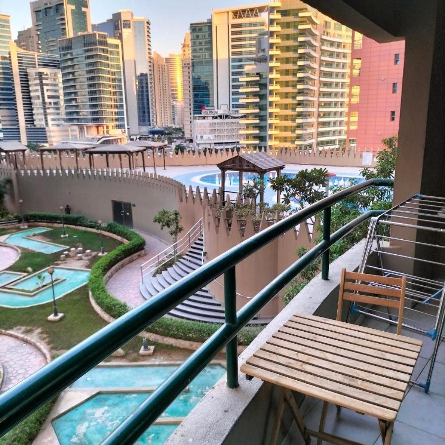 Nomad Partition Room In Barsha Heights 3 Mins To Icm Metro Дубай Экстерьер фото